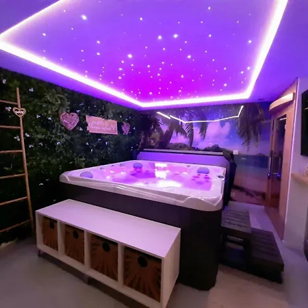 Gites De France - Lodge Et Sweety Spa Neufchâtel-en-Bray